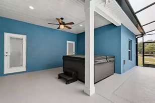 22431 Loop Rd, Groveland, FL 34736 - Photo 20