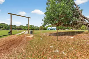 22431 Loop Rd, Groveland, FL 34736 - Photo 28