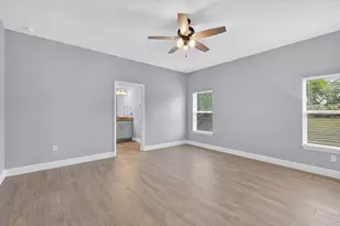 22431 Loop Rd, Groveland, FL 34736 - Photo 10