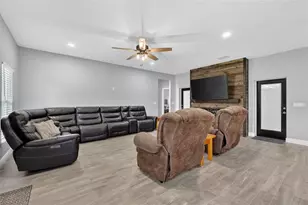 22431 Loop Rd, Groveland, FL 34736 - Photo 10