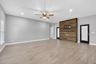 22431 Loop Rd, Groveland, FL 34736 - Photo 6