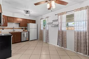 1101 Spruce Ct, Tavares, FL 32778 - Photo 12