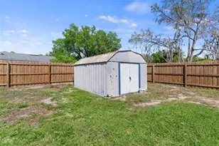 1101 Spruce Ct, Tavares, FL 32778 - Photo 28