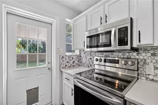 706 Mission Dr, Wildwood, FL 34785 - Photo 18