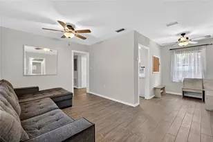 706 Mission Dr, Wildwood, FL 34785 - Photo 12