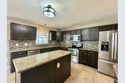 800 Clear Brook Court, Fruitland Park, FL 34731 - Photo 6