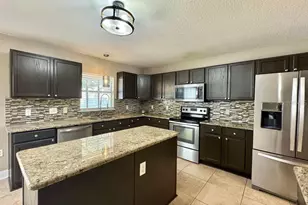 800 Clear Brook Ct, Fruitland Park, FL 34731 - Photo 6