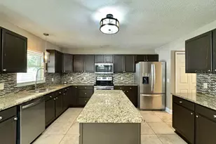 800 Clear Brook Ct, Fruitland Park, FL 34731 - Photo 8