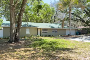 207 Mandarin Ln, Fruitland Park, FL 34731 - Photo 2