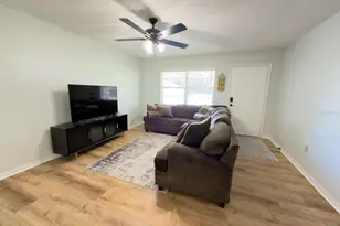 207 Mandarin Ln, Fruitland Park, FL 34731 - Photo 8