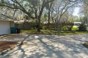 207 Mandarin Ln, Fruitland Park, FL 34731 - Photo 4