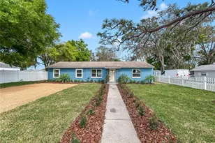 25 E Charlotte Ave, Eustis, FL 32726 - Photo 2