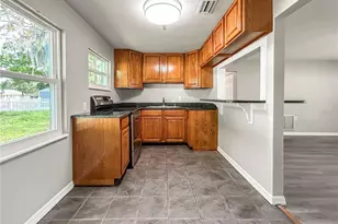 25 E Charlotte Ave, Eustis, FL 32726 - Photo 8