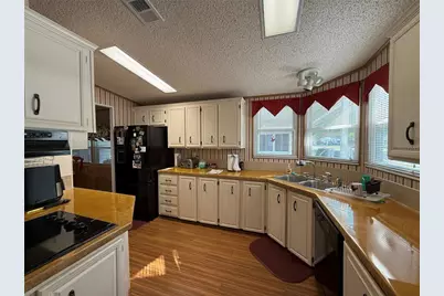 807 Oak Boulevard, Wildwood, FL 34785 - Photo 6