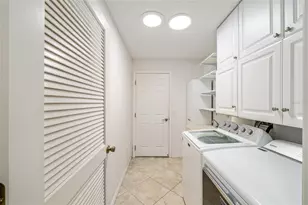 17984 SE 89th Rothway Ct, The Villages, FL 32162 - Photo 32