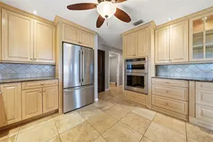 29116 Beauclaire Dr, Tavares, FL 32778 - Photo 12