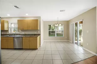 305 W Fountain St, Fruitland Park, FL 34731 - Photo 6