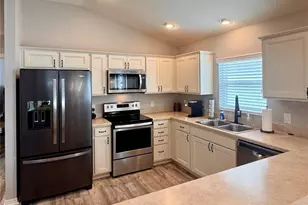 7357 SE 168TH MITZI ST, The Villages, FL 32162 - Photo 6