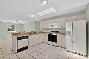 2149 Escobar Ave, The Villages, FL 32159 - Photo 4