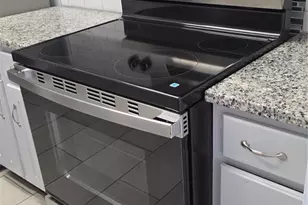 807 McLain Ct, Tavares, FL 32778 - Photo 16