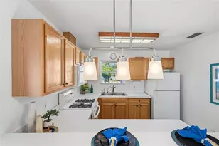 1668 Campos Dr, The Villages, FL 32162 - Photo 4