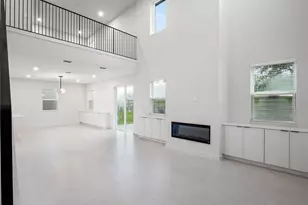 446 Skyfield Ct, Lady Lake, FL 32159 - Photo 4