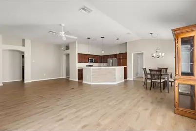 2247 Shanewood Court, The Villages, FL 32162 - Photo 4