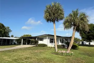 11 N Bobwhite Rd, Wildwood, FL 34785 - Photo 4