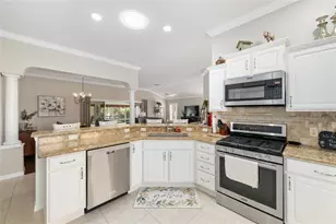 17774 SE 86th Oak Leaf Terrace, The Villages, FL 32162 - Photo 8