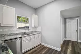 105 W Stevens Ave, Eustis, FL 32726 - Photo 18