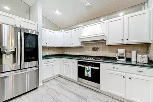 1738 Augustine Dr, The Villages, FL 32159 - Photo 6