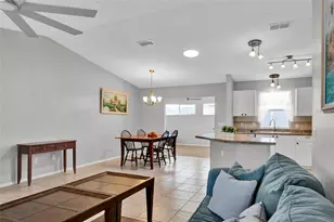 807 Camino Del Rey Dr, The Villages, FL 32159 - Photo 10