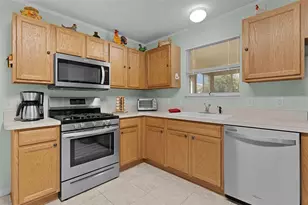 8015 SE 174th Belhaven Loop, The Villages, FL 32162 - Photo 12