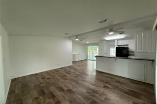 8 Robin Rd, Wildwood, FL 34785 - Photo 16