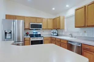1521 Hollyberry Pl, The Villages, FL 32162 - Photo 6