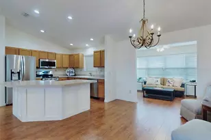 1521 Hollyberry Pl, The Villages, FL 32162 - Photo 6