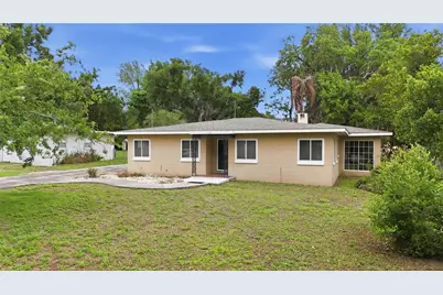 126 E Magnolia Avenue, Howey in the Hills, FL 34737 - Photo 4