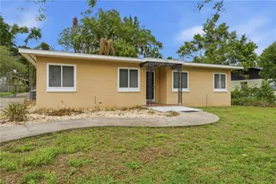 126 E Magnolia Ave, Howey in the Hills, FL 34737 - Photo 2