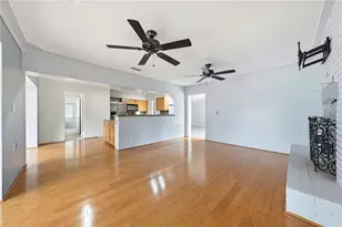 126 E Magnolia Ave, Howey in the Hills, FL 34737 - Photo 16