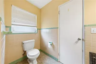 126 E Magnolia Ave, Howey in the Hills, FL 34737 - Photo 34