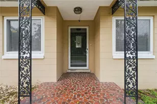 126 E Magnolia Ave, Howey in the Hills, FL 34737 - Photo 6