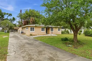 126 E Magnolia Ave, Howey in the Hills, FL 34737 - Photo 6