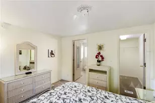 1306 Debra Dr, The Villages, FL 32159 - Photo 18