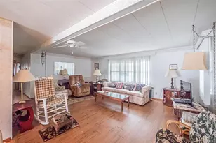 613 Sandpiper Dr, Leesburg, FL 34748 - Photo 2