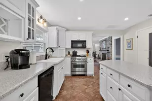 1735 Lakeshore Dr, Mount Dora, FL 32757 - Photo 22