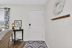 1539 Hollyberry Pl, The Villages, FL 32162 - Photo 6