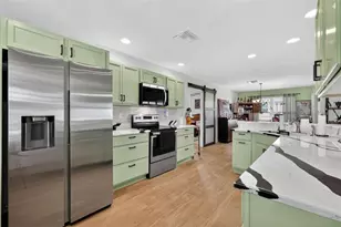 11367 Laufersky Ln, Oxford, FL 34484 - Photo 4