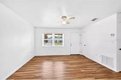 36315 Stratford Court, Grand Island, FL 32735 - Photo 6