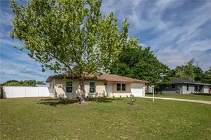 36315 Stratford Ct, Grand Island, FL 32735 - Photo 2
