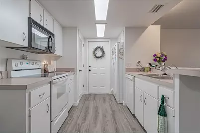 1343 Cr 437, Lake Panasoffkee, FL 33538 - Photo 10